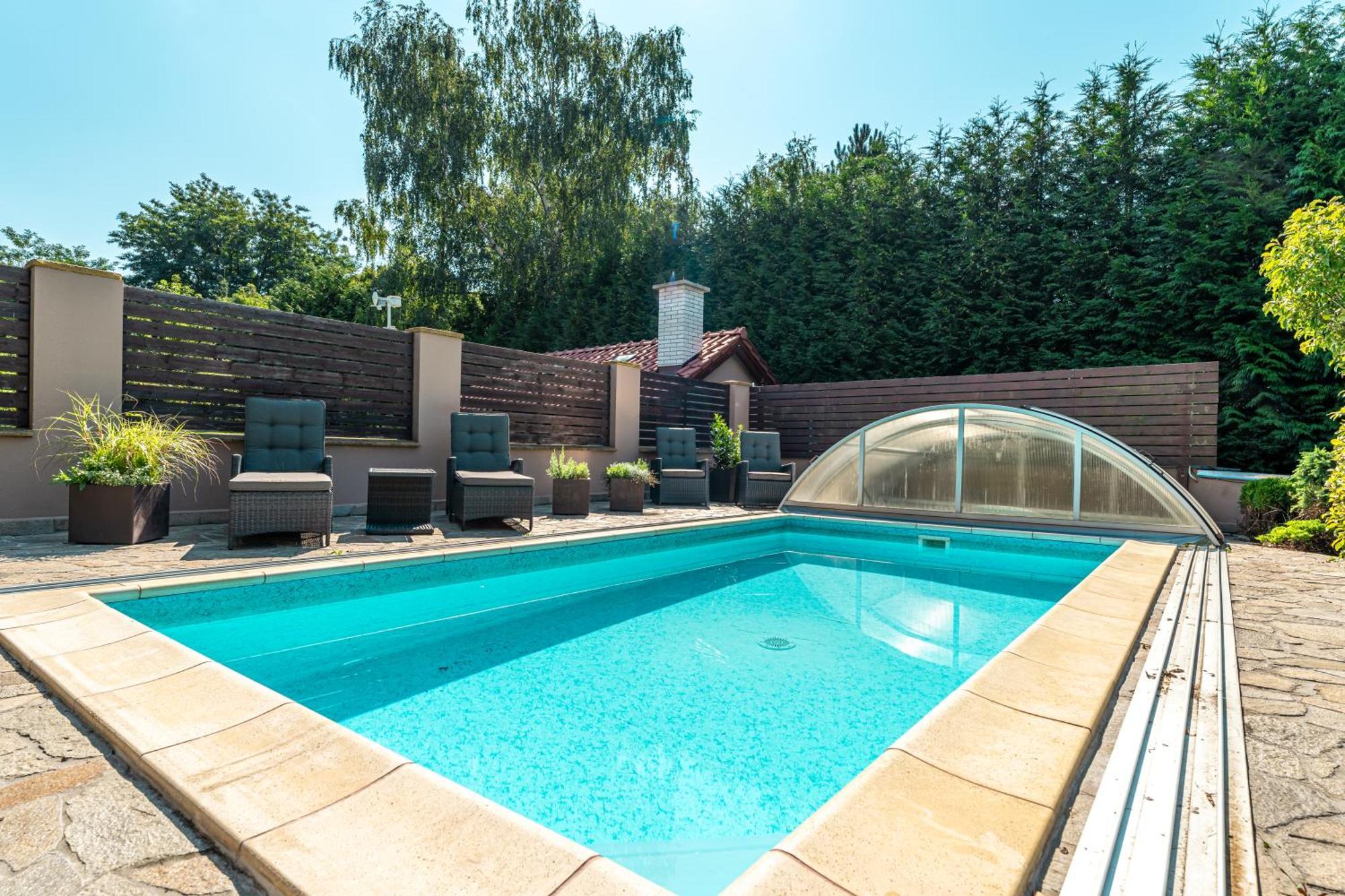 Villa With Pool & Sauna In Beer Village Velké Popovice Extérieur photo